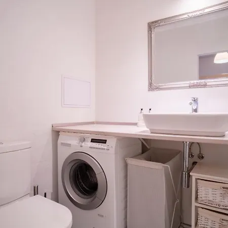 Stylish Urban Apartment *